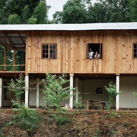 Por Joi ,Por Dee House Hostel Chiang Mai Luaran gambar